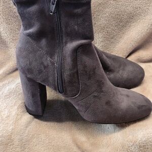 Classic Black Suede Mid-Heel Ankle Boots with Side Zip